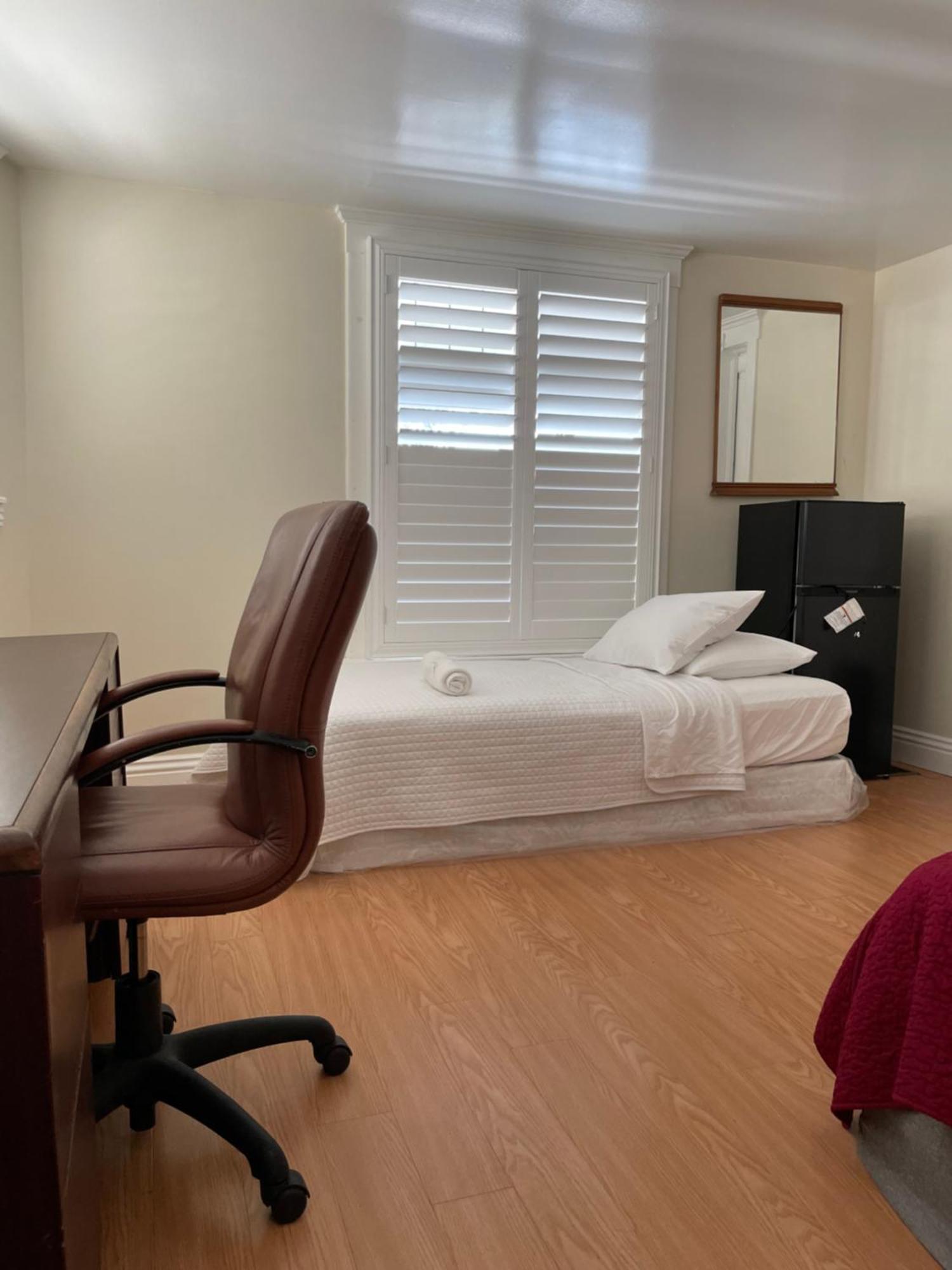 Spacious Private Los Angeles Bedroom With Ac & Wifi & Private Fridge Near Usc The Coliseum Exposition Park Bmo Stadium University Of Southern California ภายนอก รูปภาพ